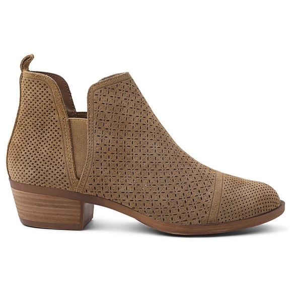 kenzie Shoes - Kenzie Glynda Ankle Boot in Desert Sand Suede NEW